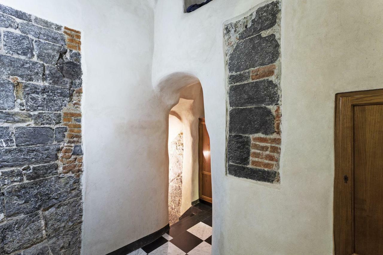 Wood And Stone Apartment In The Historical Center Genova Exterior foto