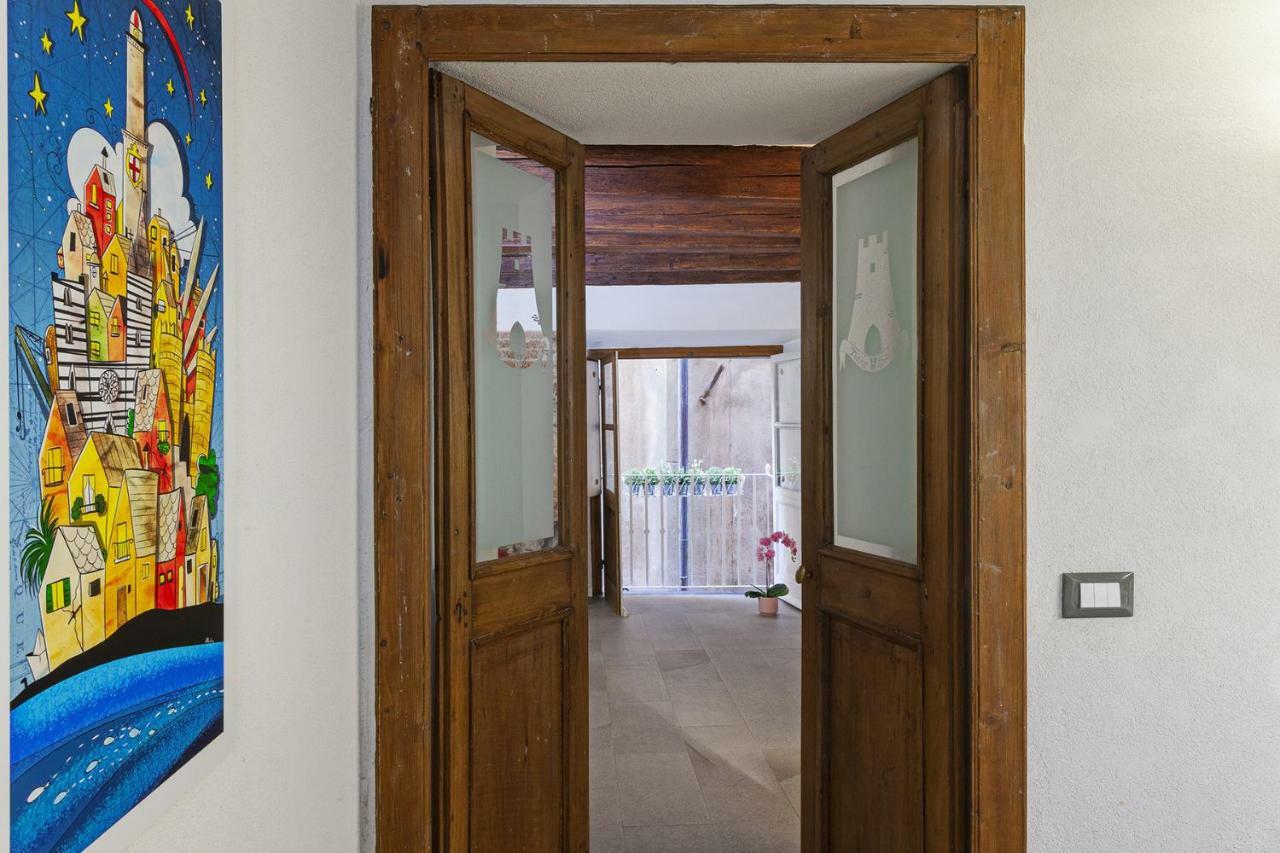 Wood And Stone Apartment In The Historical Center Genova Exterior foto