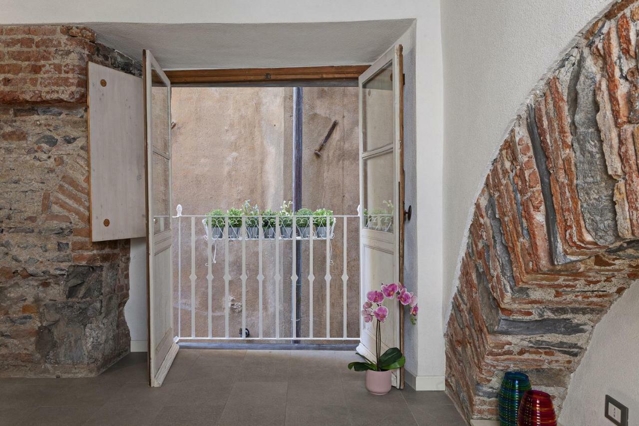 Wood And Stone Apartment In The Historical Center Genova Exterior foto