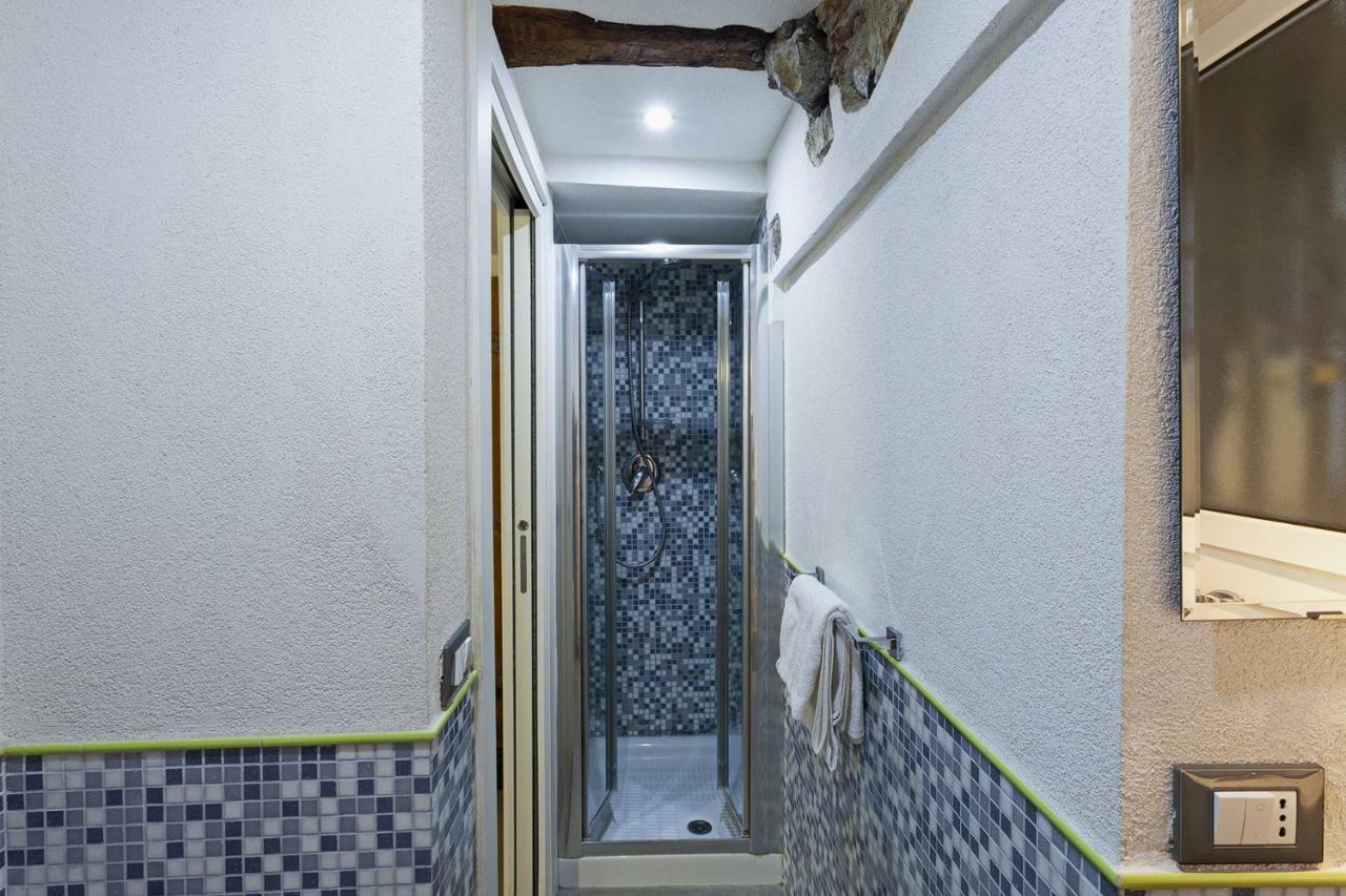 Wood And Stone Apartment In The Historical Center Genova Exterior foto