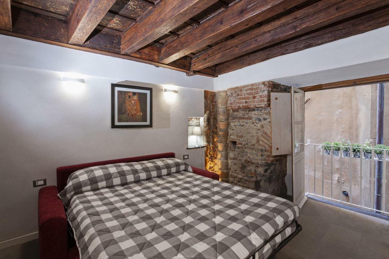 Wood And Stone Apartment In The Historical Center Genova Exterior foto