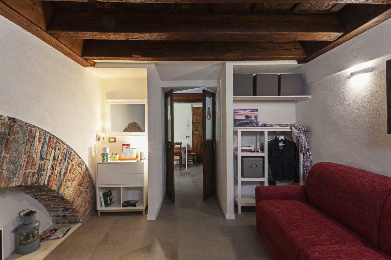 Wood And Stone Apartment In The Historical Center Genova Exterior foto