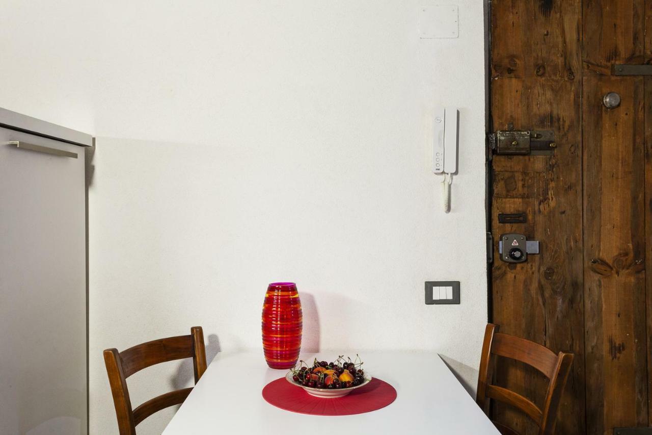 Wood And Stone Apartment In The Historical Center Genova Exterior foto